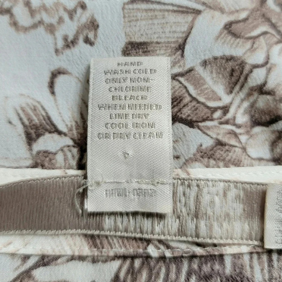 Vintage Banana Republic Heritage Silk Blouse  Size Medium - Picture 7 of 8